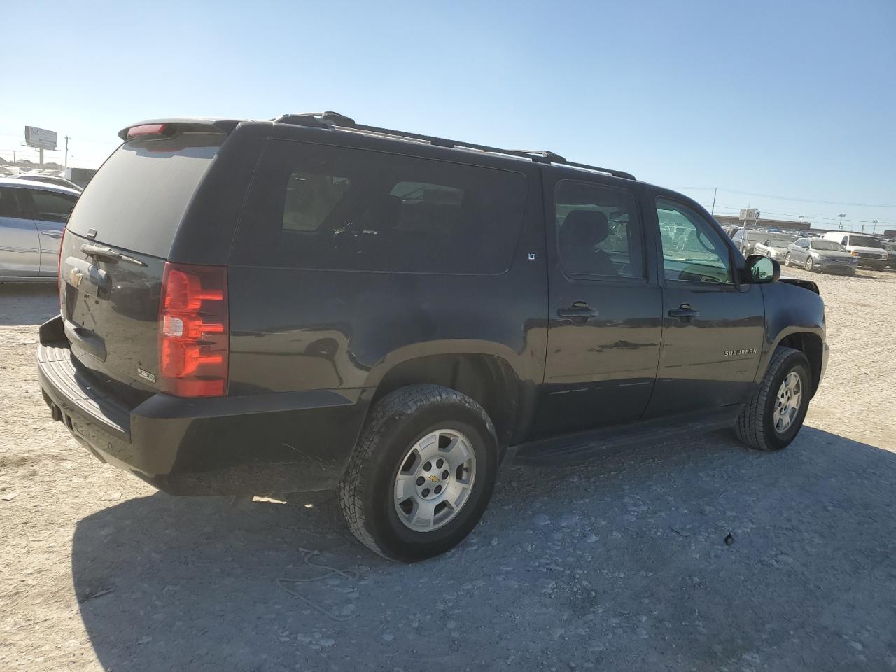 2012 Chevrolet Suburban - Image 3