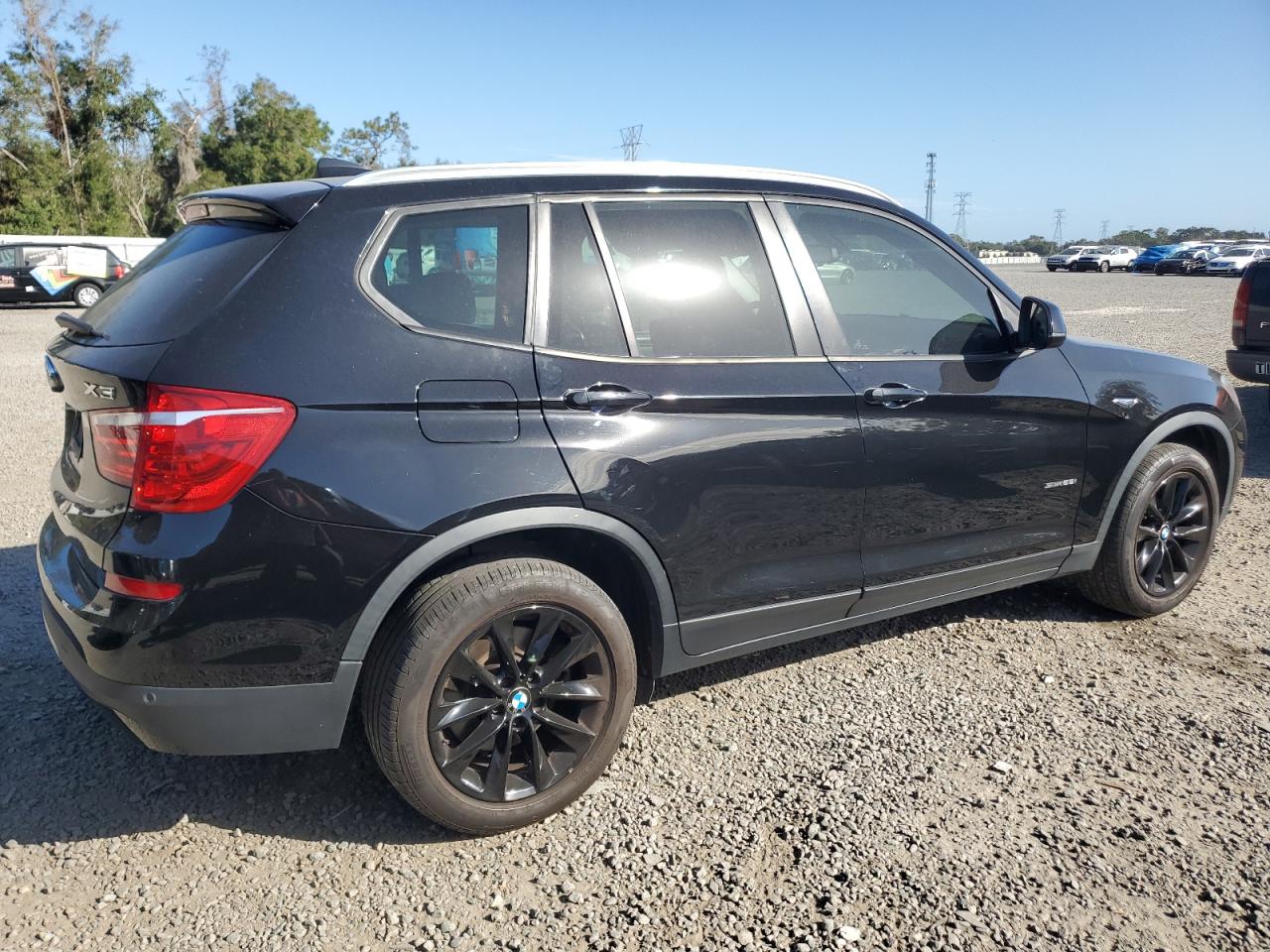 VIN 5UXWZ7C5XH0U46456 2017 BMW X3 no.3