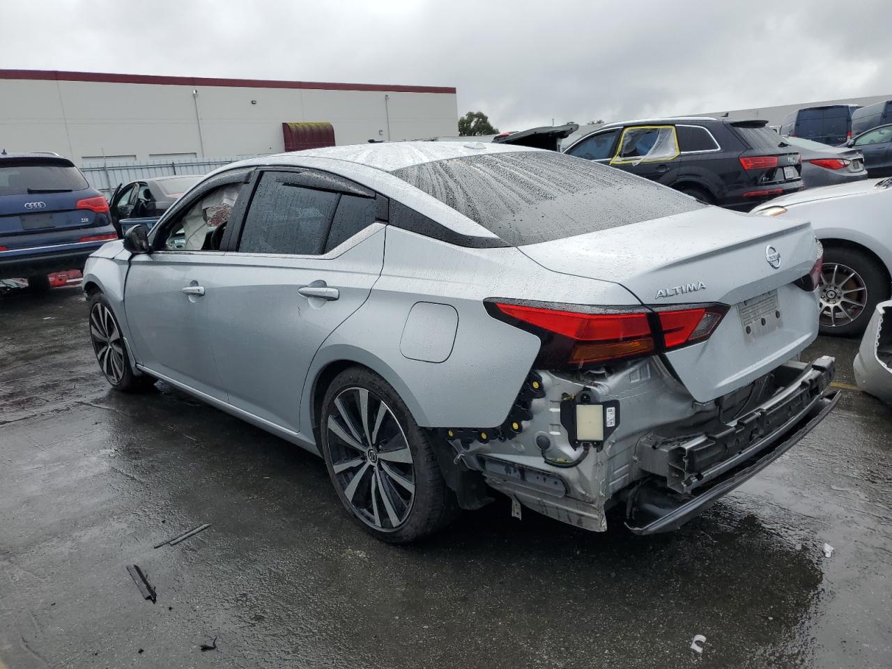 2021 Nissan Altima - Image 2