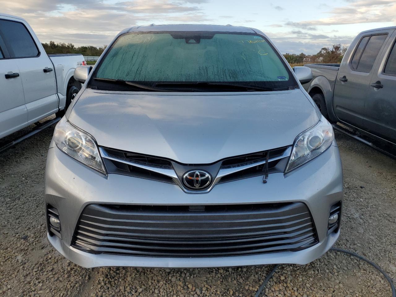 2019 Toyota Sienna - Image 5