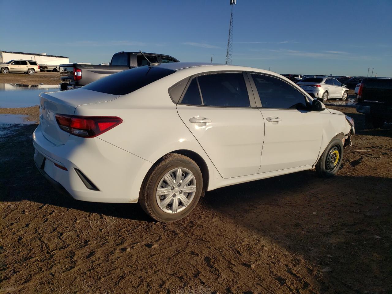 2023 Kia Rio - Image 3