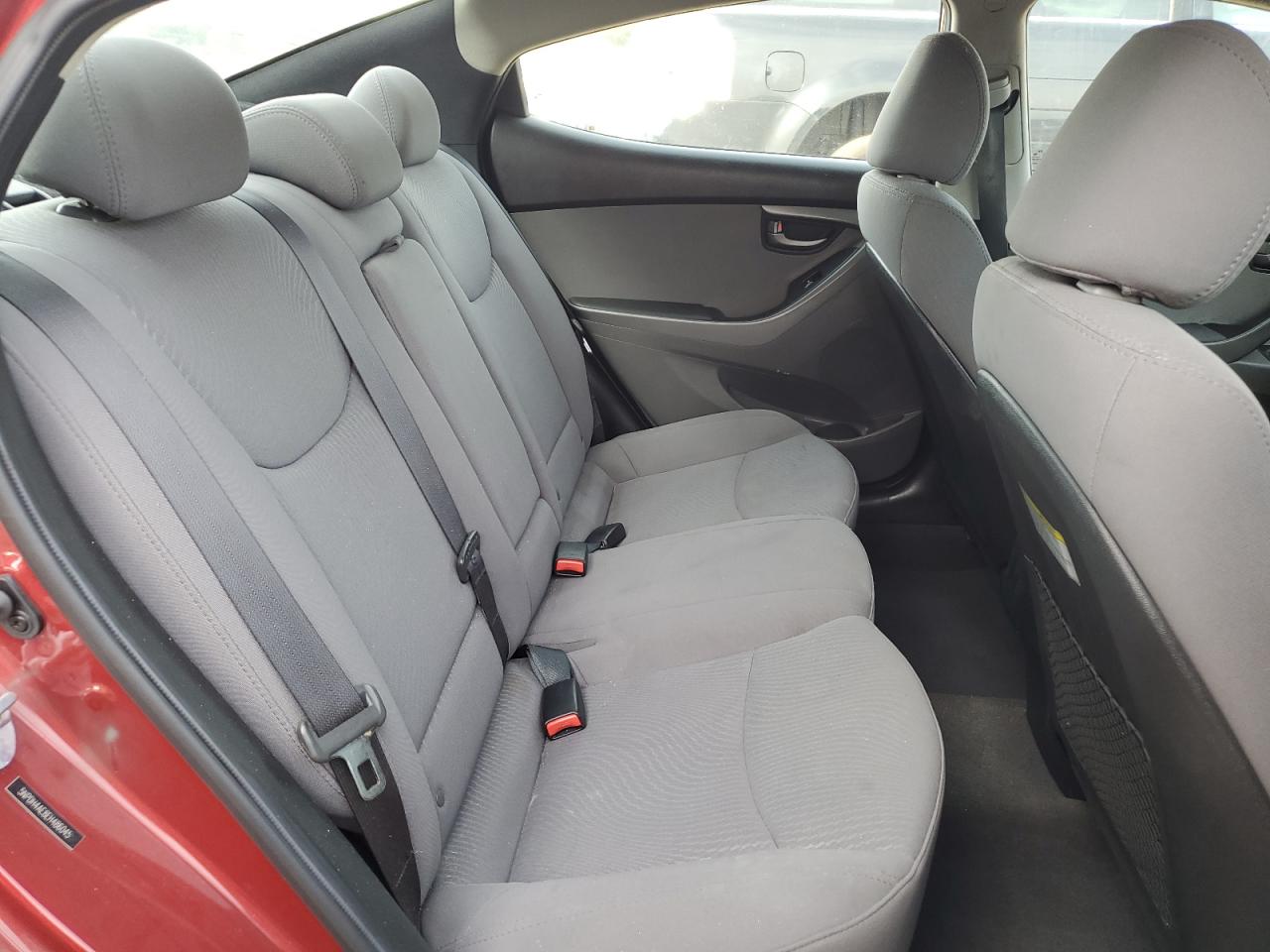 2014 Hyundai Elantra - Image 10