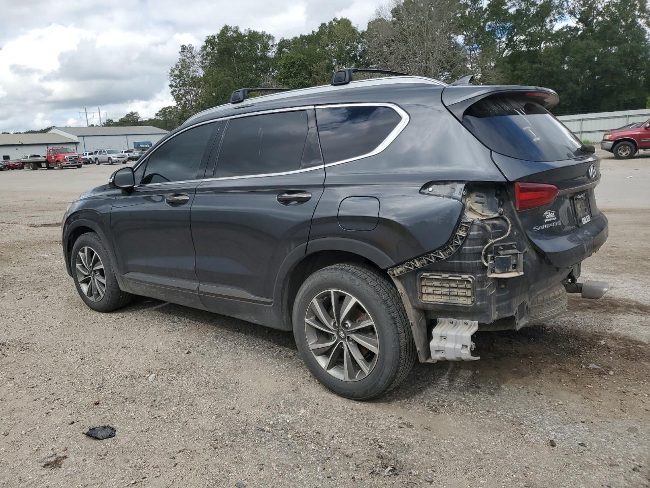 2020 Hyundai Santa Fe - Image 2