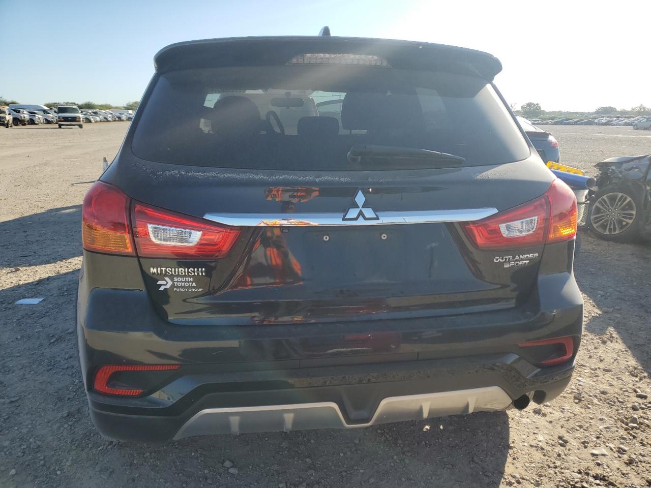 2018 Mitsubishi Outlander - Image 6