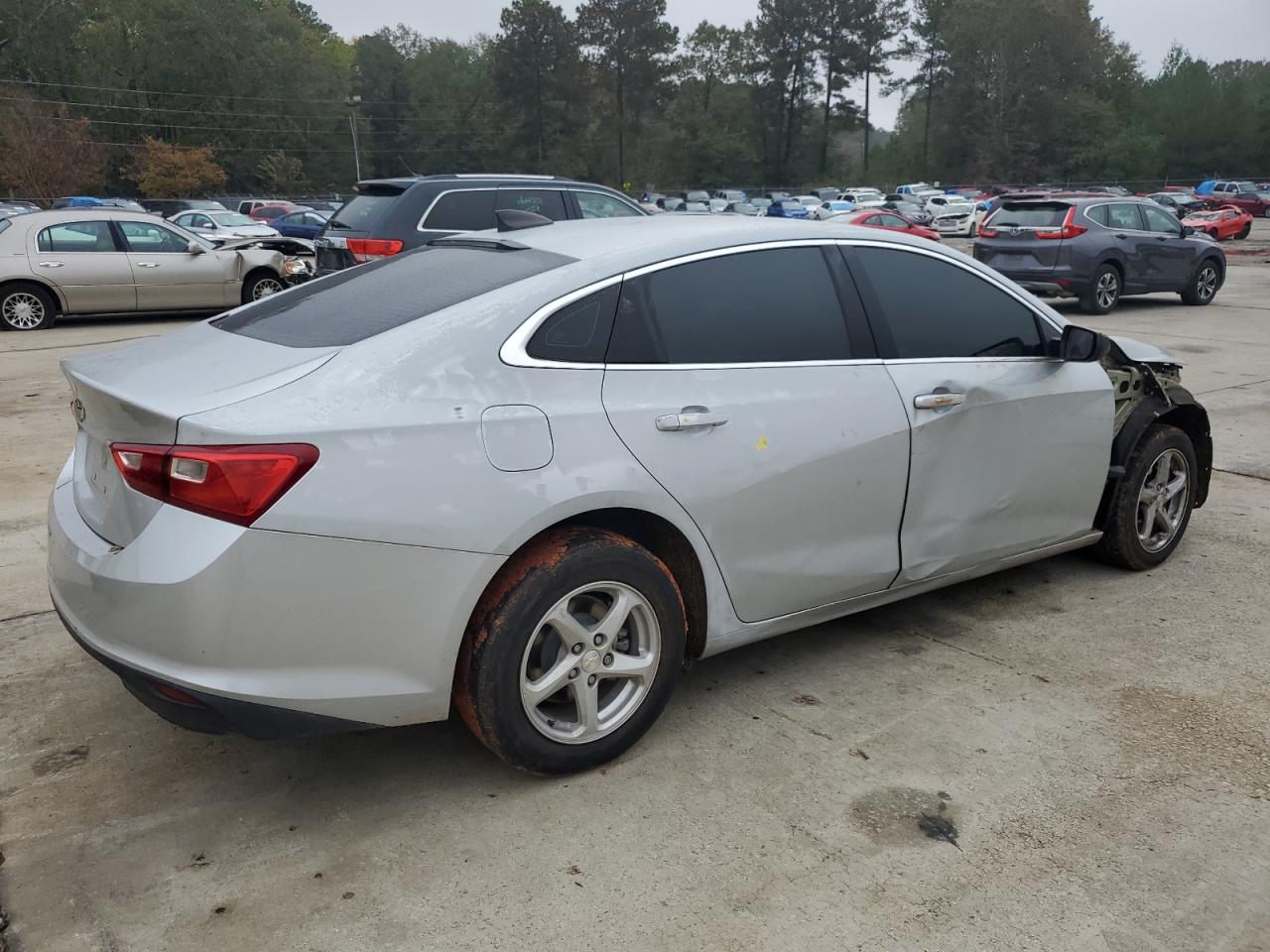 2017 Chevrolet Malibu - Image 3