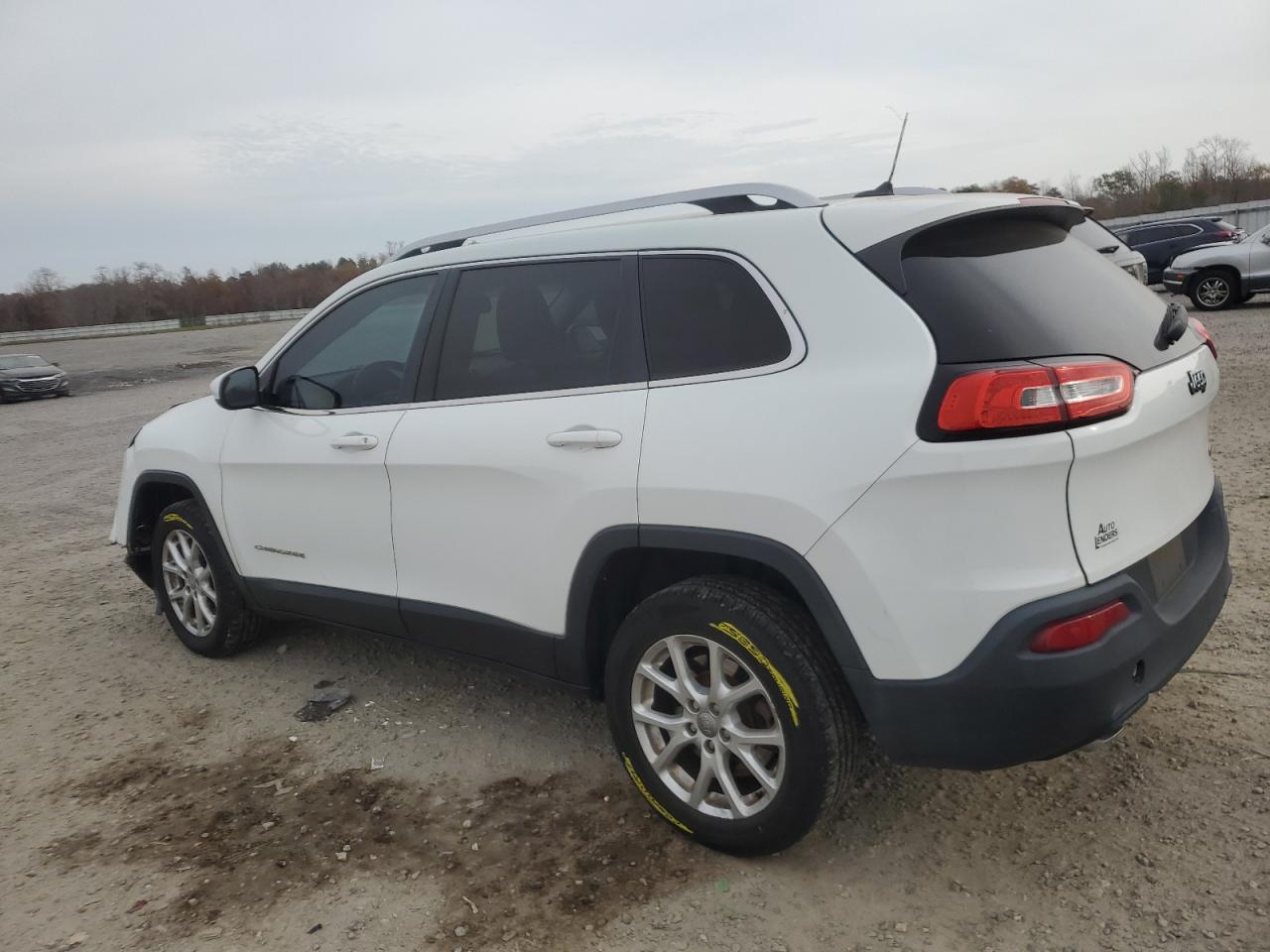 2014 Jeep Cherokee Latitude VIN: 1C4PJLCS6EW116186 Lot: 81307564