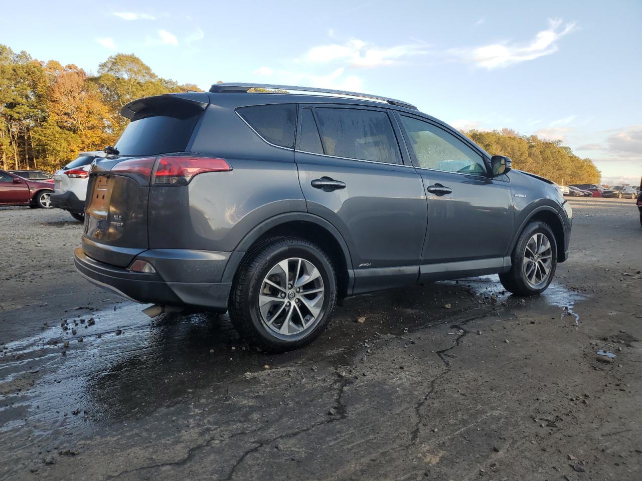 2018 Toyota RAV 4 - Image 3