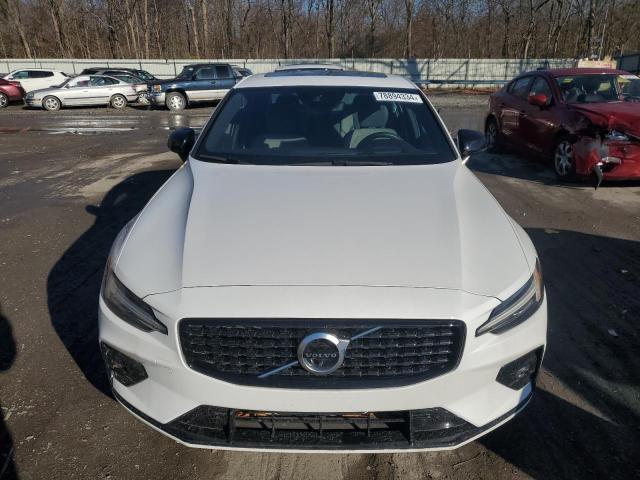  VOLVO S60 2021 Білий