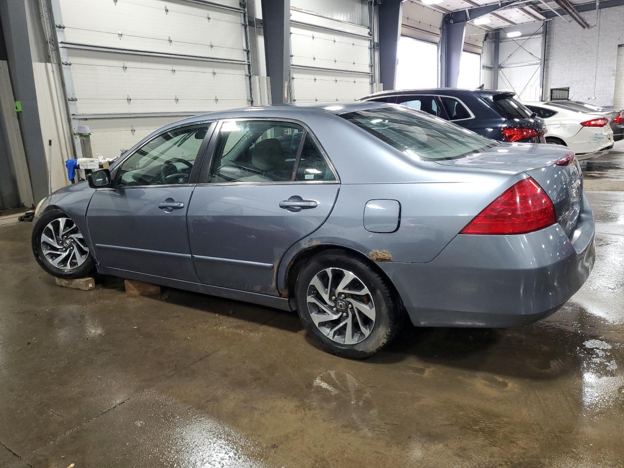 2007 Honda Accord - Image 2