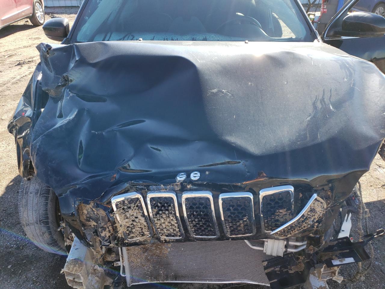 2019 Jeep Grand Cherokee - Image 12