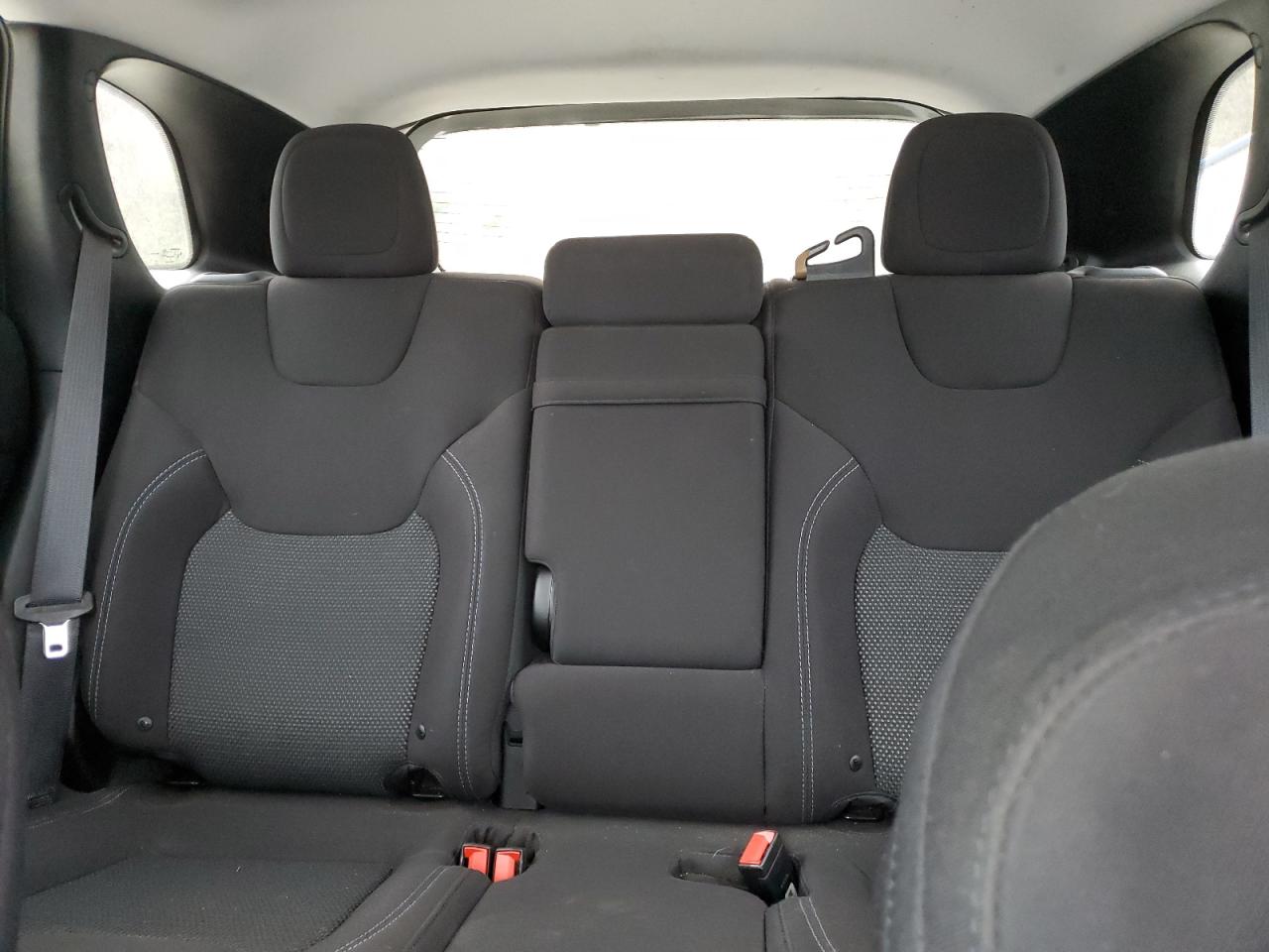 2019 Jeep Grand Cherokee - Image 10