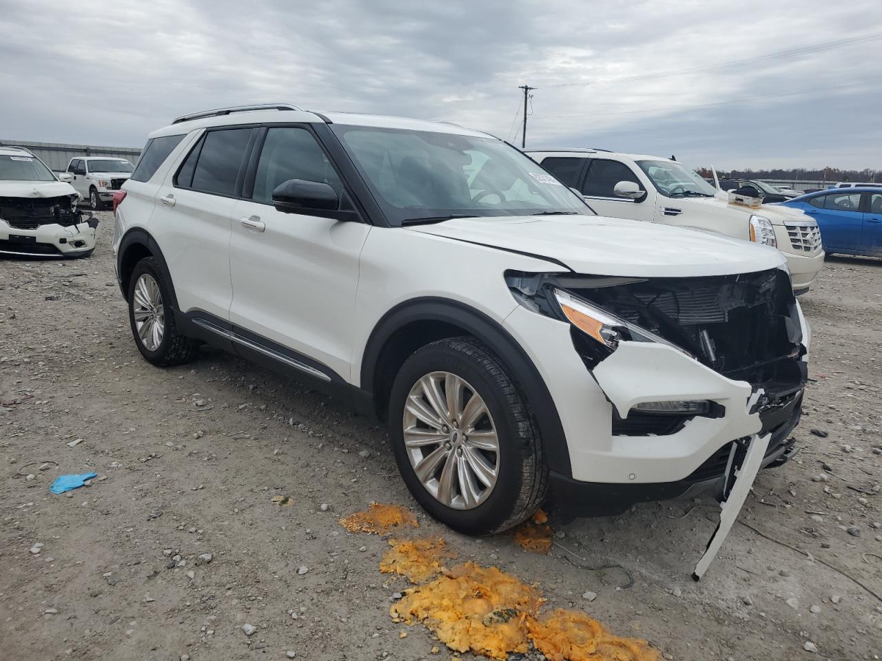2023 Ford Explorer - Image 4