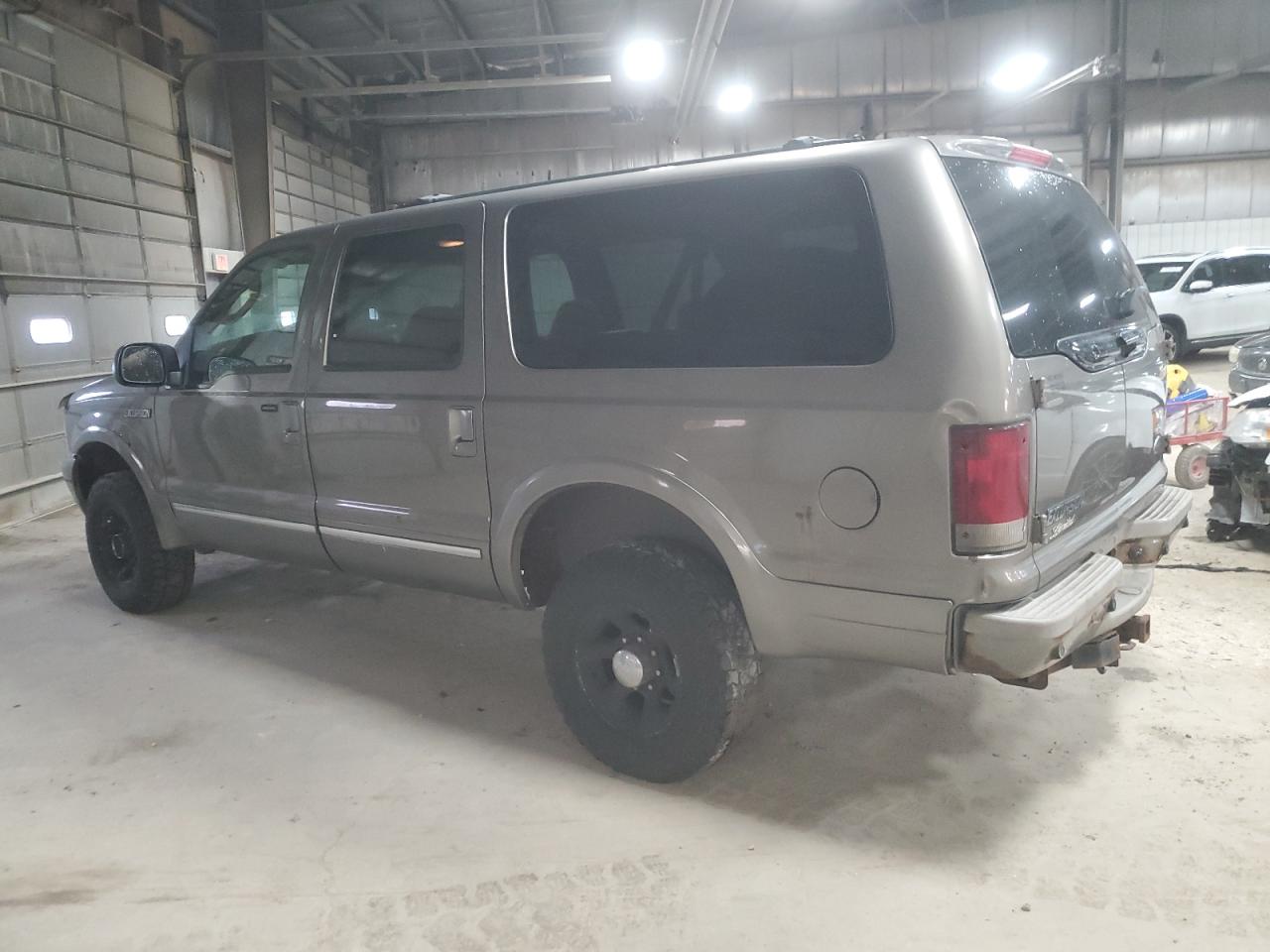 2003 Ford Excursion - Image 2