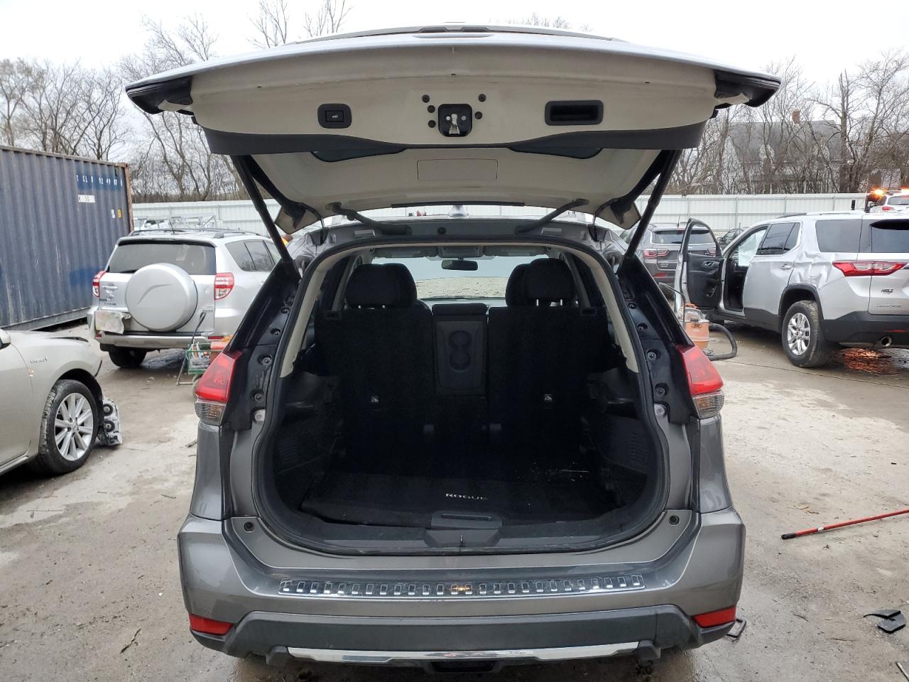 2018 Nissan Rogue - Image 6