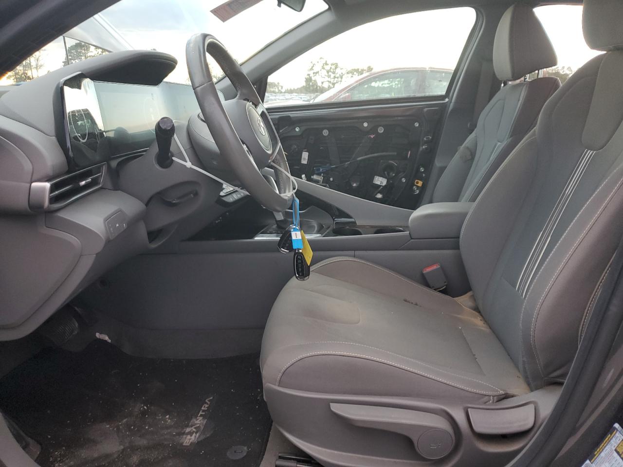 2023 Hyundai Elantra - Image 7