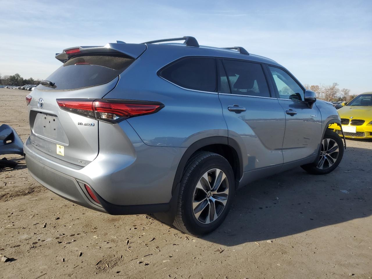 2021 Toyota Highlander - Image 3