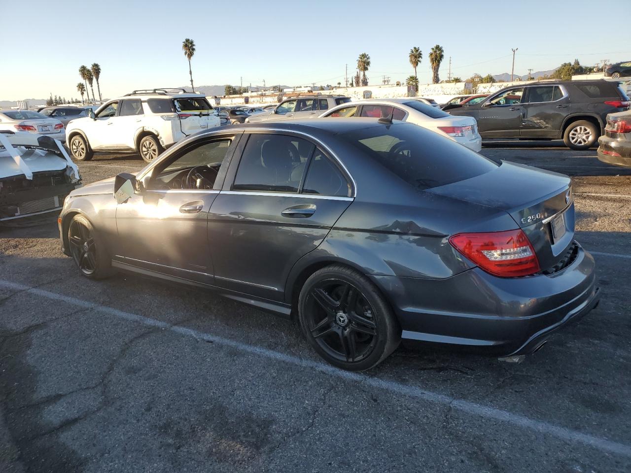 VIN WDDGF4HB9ER318556 2014 MERCEDES-BENZ C-CLASS no.2