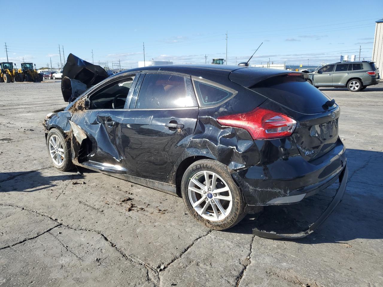 VIN 1FADP3K28JL240111 2018 FORD FOCUS no.2