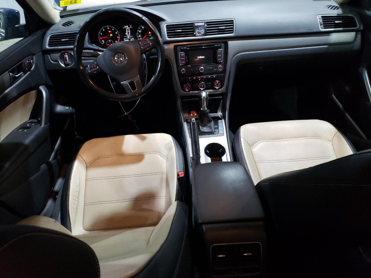 2014 Volkswagen Passat - Image 8