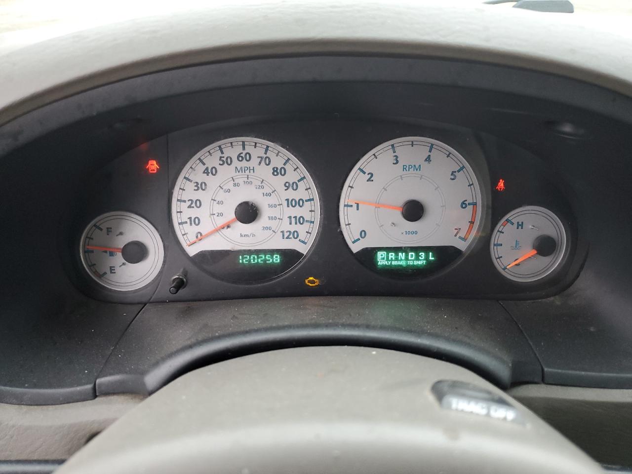 2007 Chrysler Town & Country - Image 9