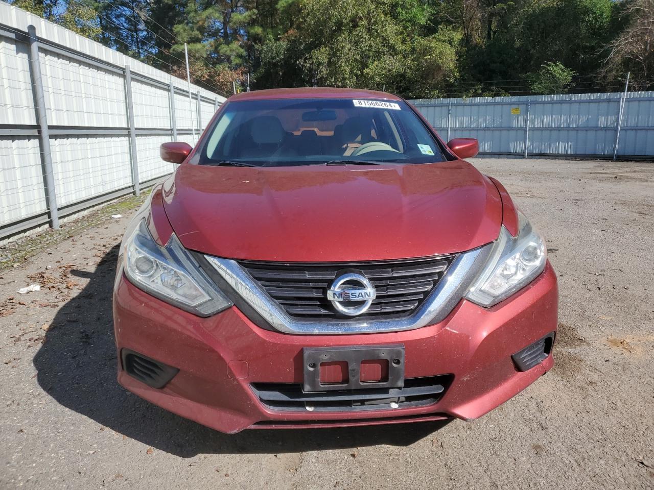 2016 Nissan Altima - Image 5