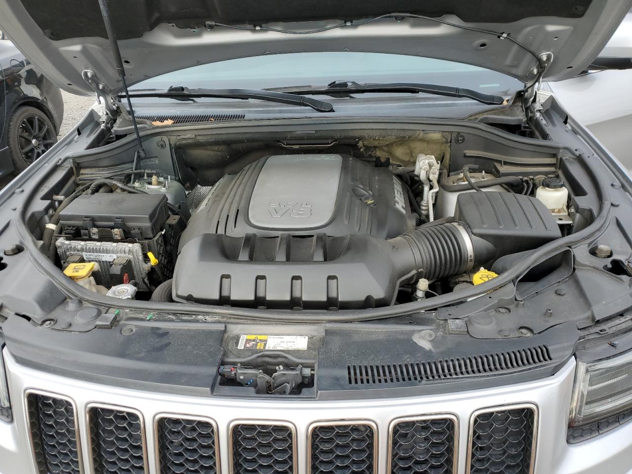 2015 Jeep Grand Cherokee - Image 12