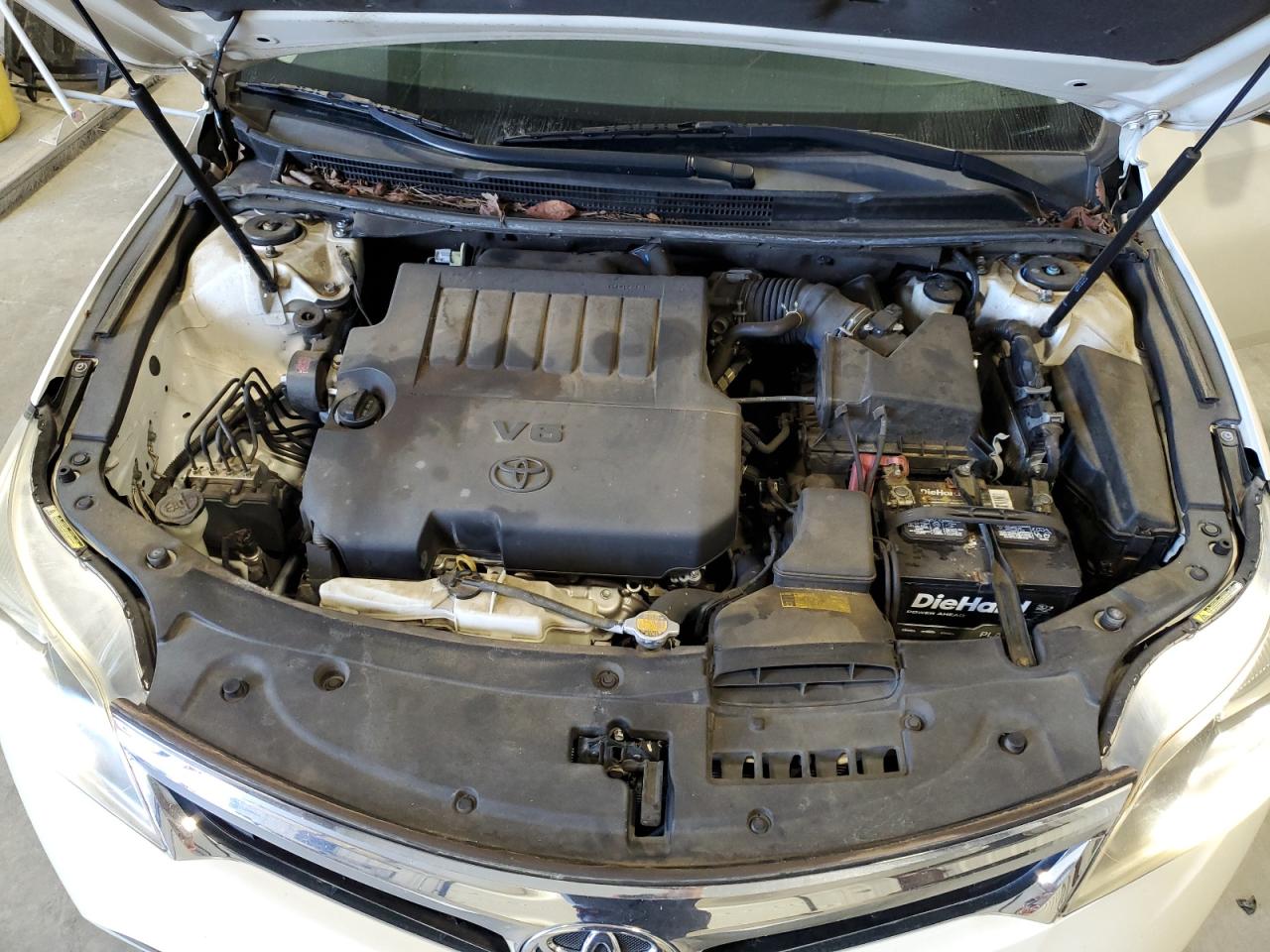 2014 Toyota Avalon - Image 11