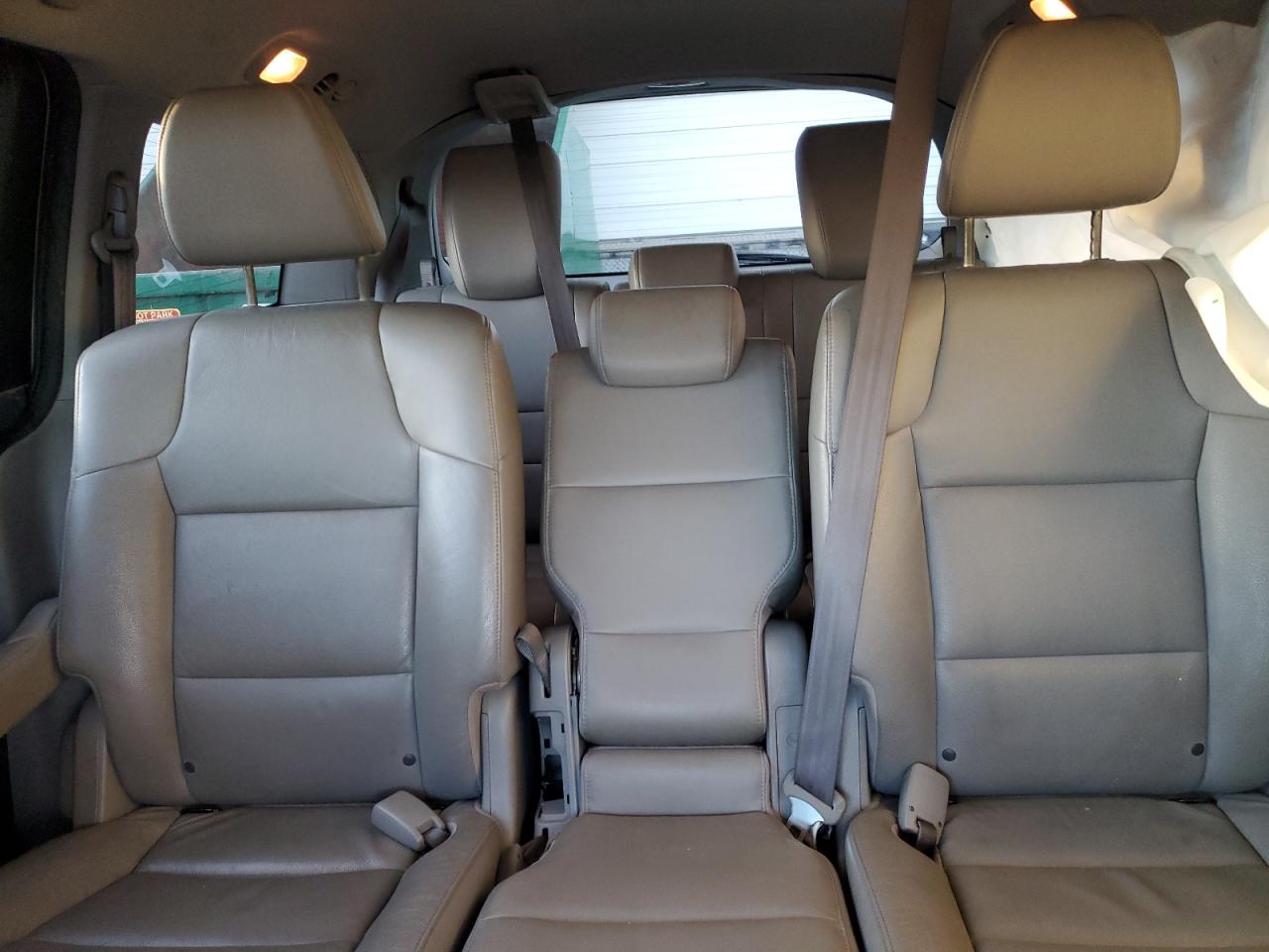 2014 Honda Odyssey - Image 10