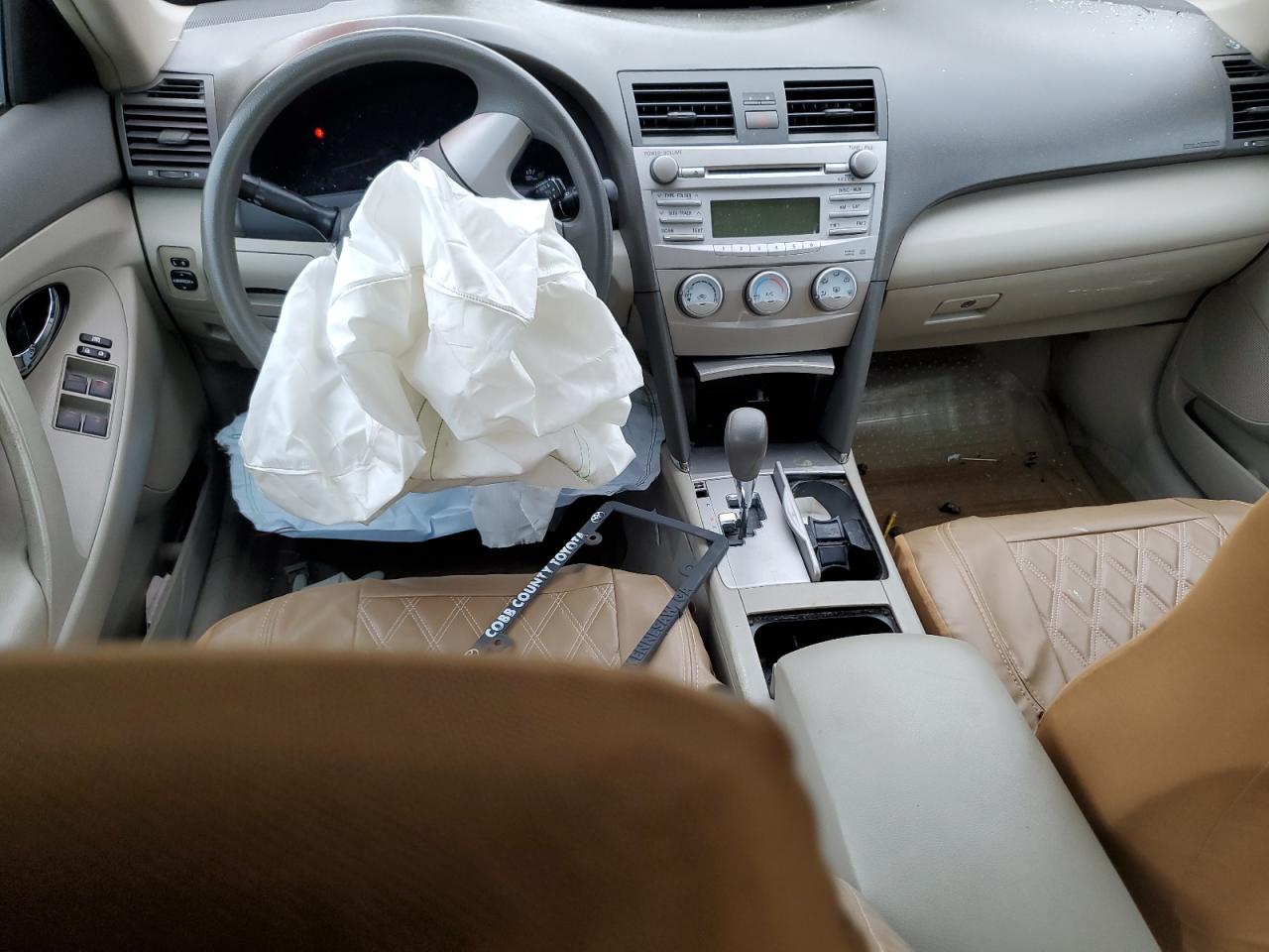 2010 Toyota Camry - Image 8