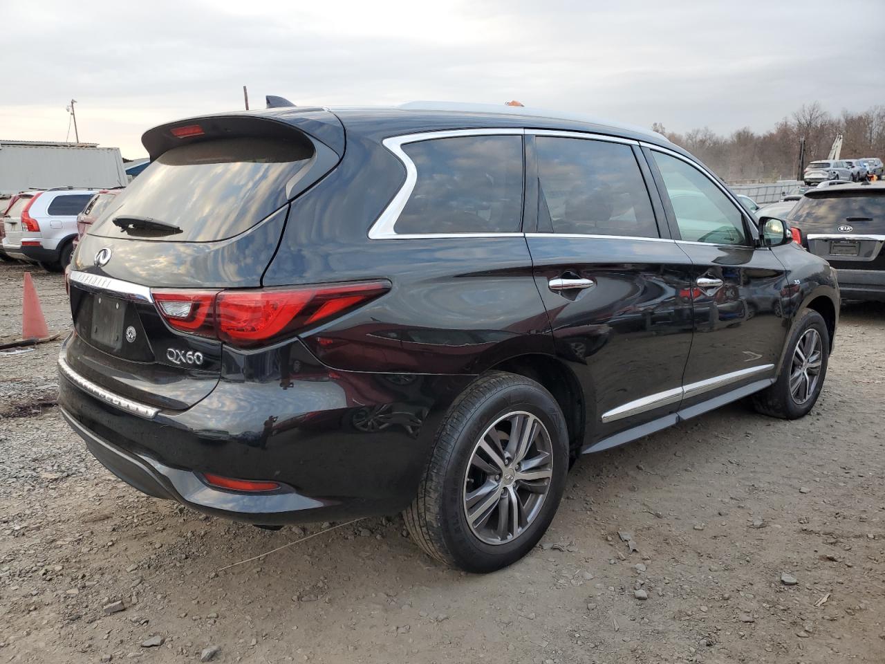 2019 Infiniti QX60 - Image 3