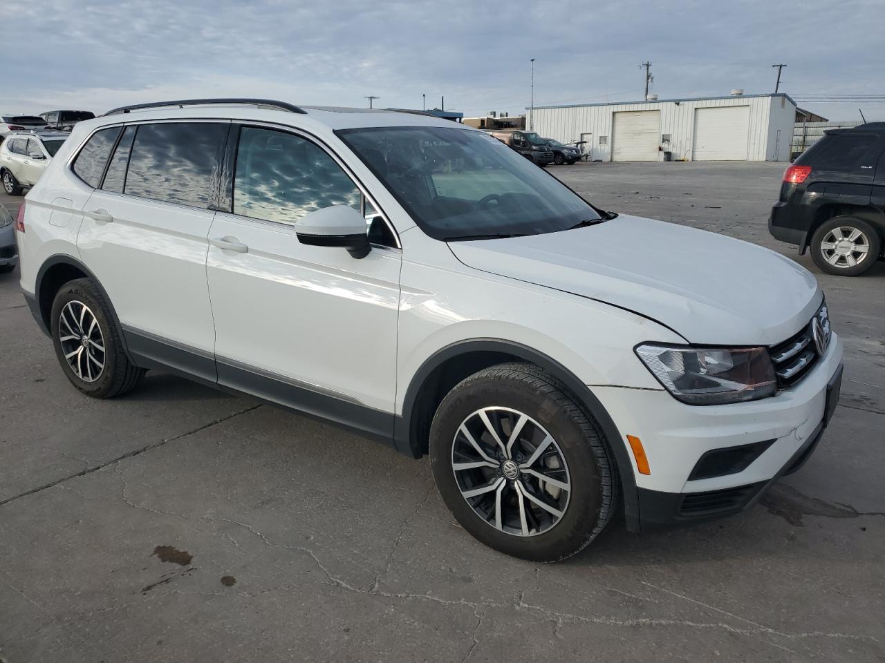 2021 Volkswagen Tiguan - Image 4