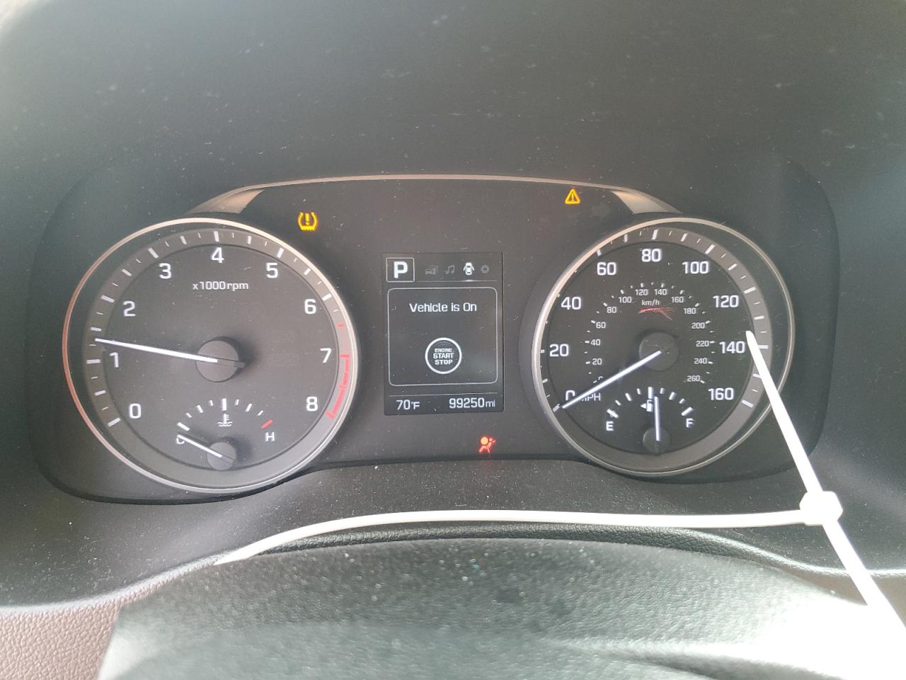 2018 Hyundai Elantra - Image 9