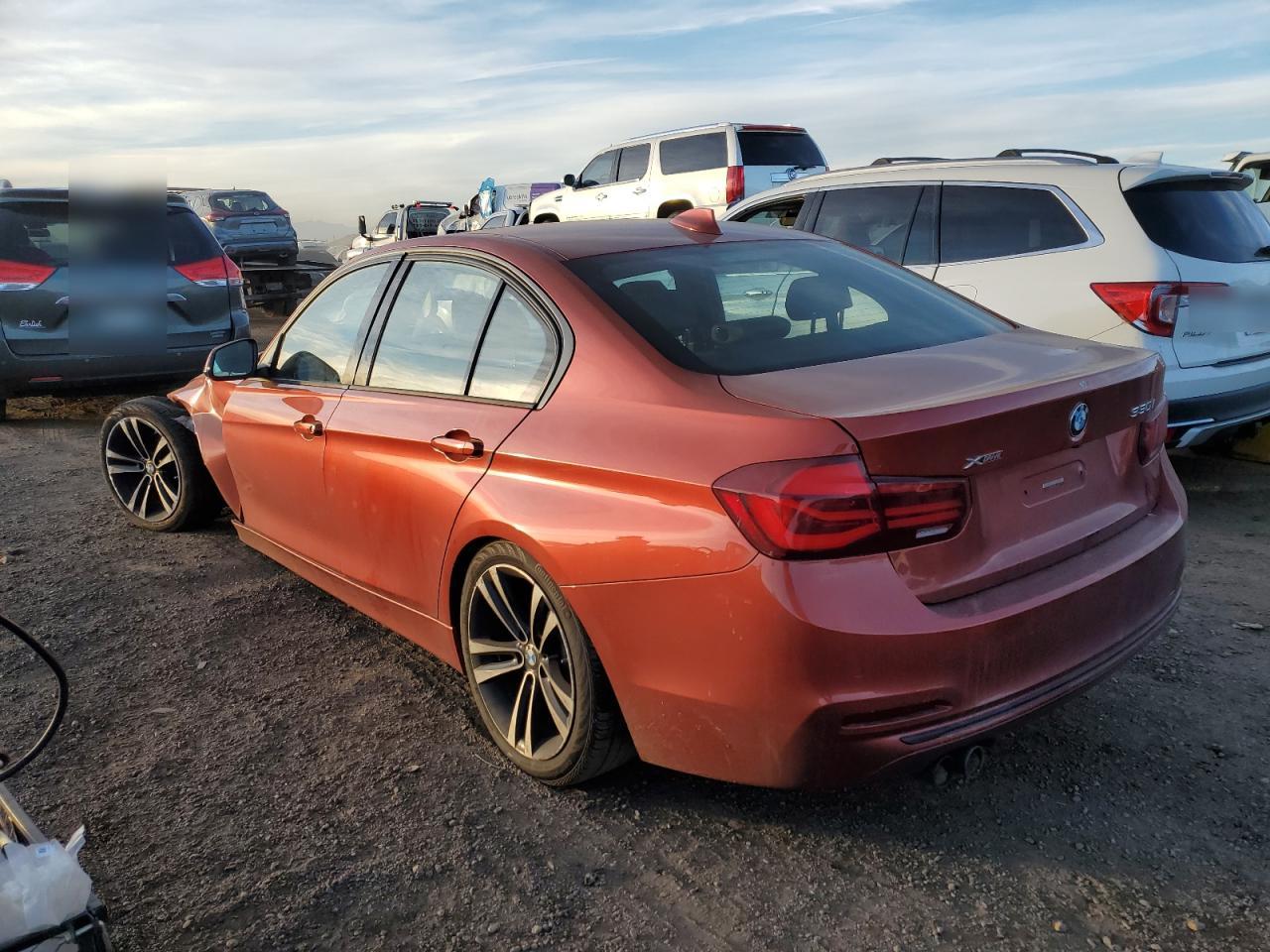 VIN WBA8D9G53JNU70912 2018 BMW 3 SERIES no.2