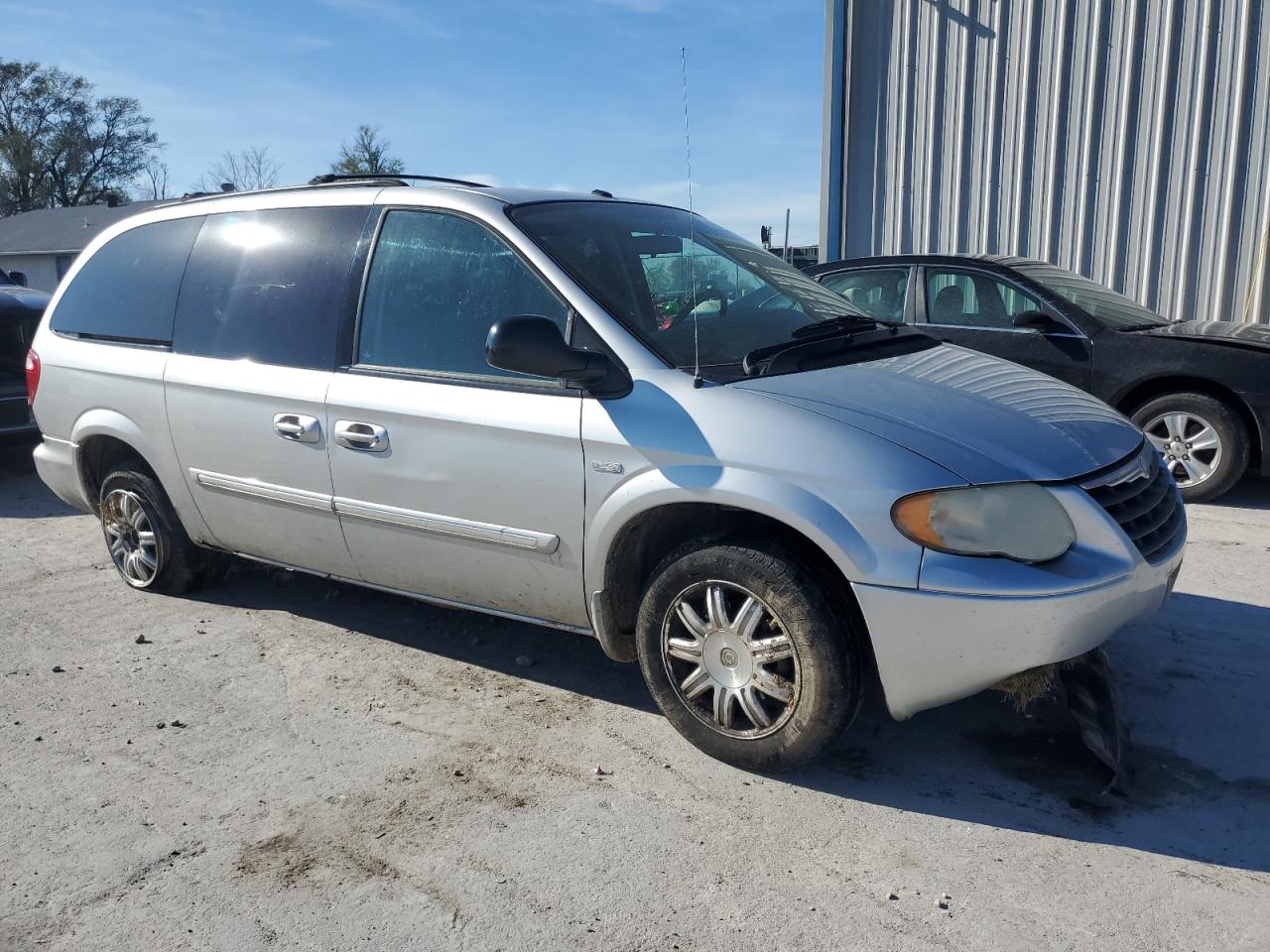 2007 Chrysler Town & Country - Image 4