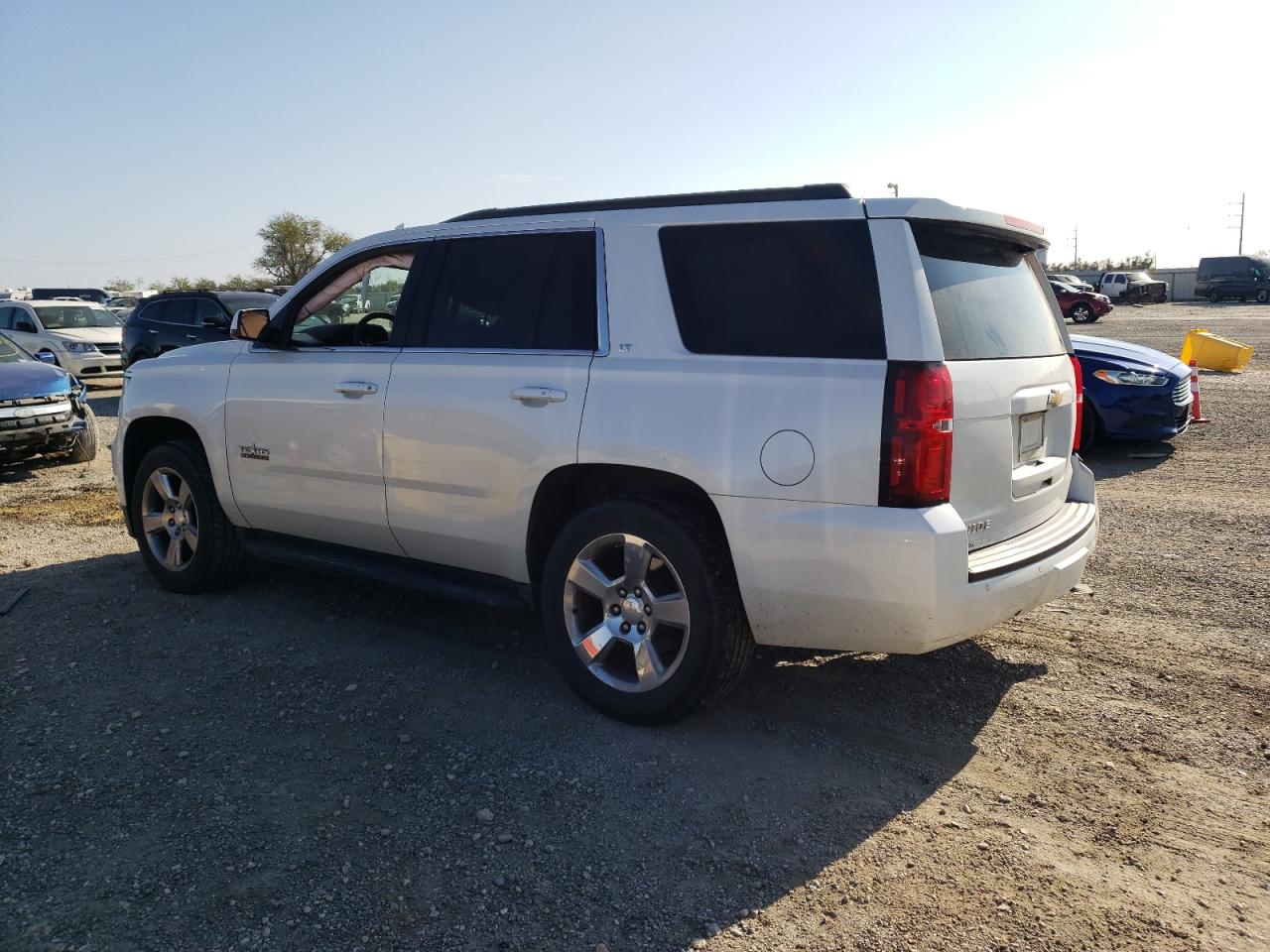 VIN 1GNSCBKC0GR346999 2016 CHEVROLET TAHOE no.2