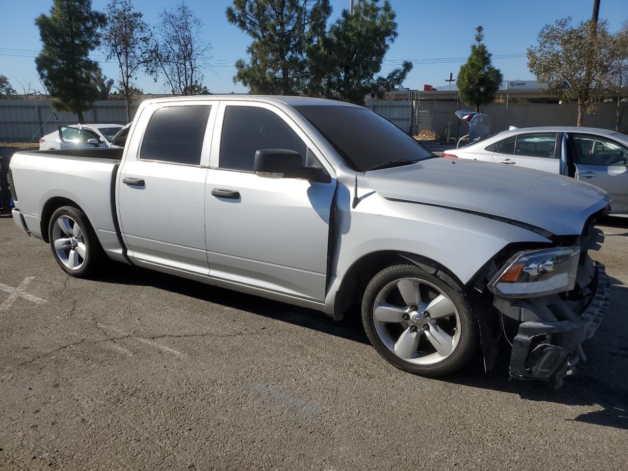 2015 RAM 1500 - Image 4