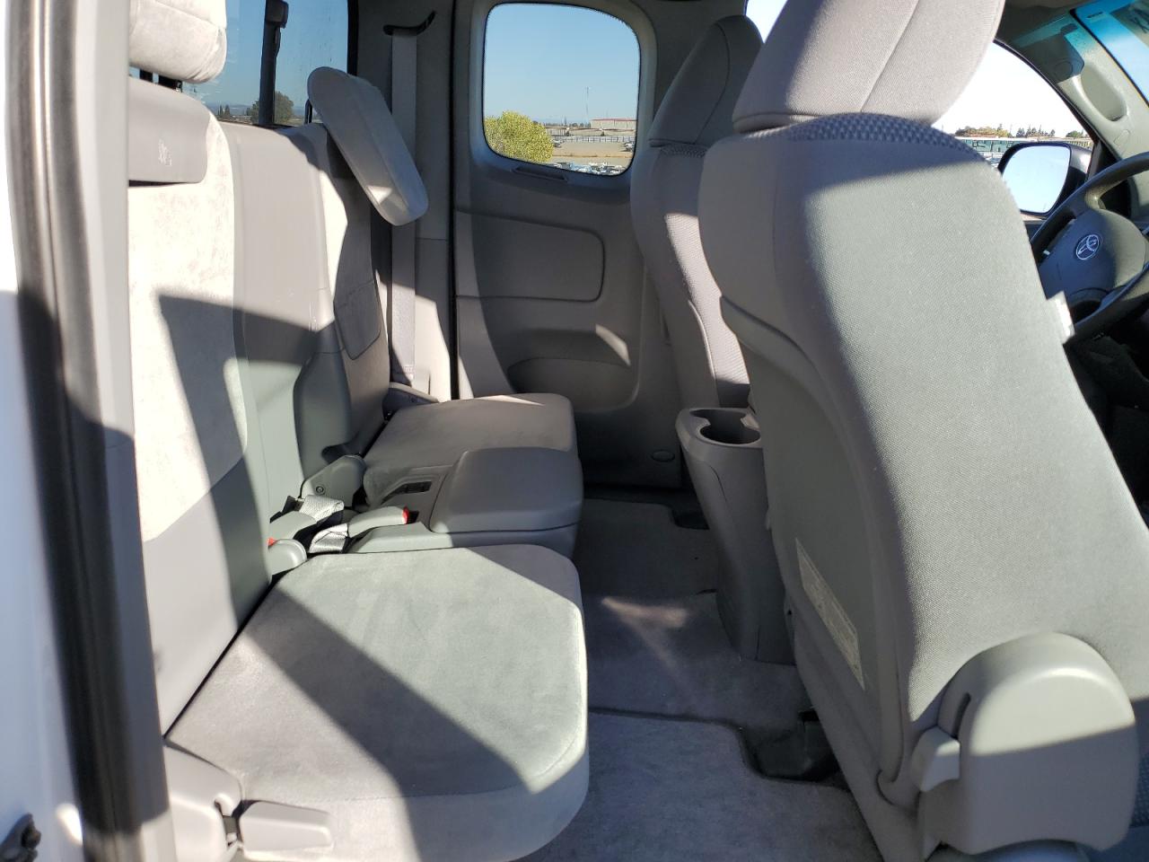 2010 Toyota Tacoma - Image 10