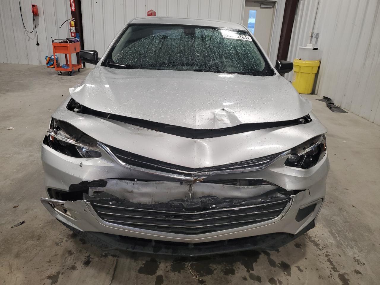 2017 Chevrolet Malibu - Image 5