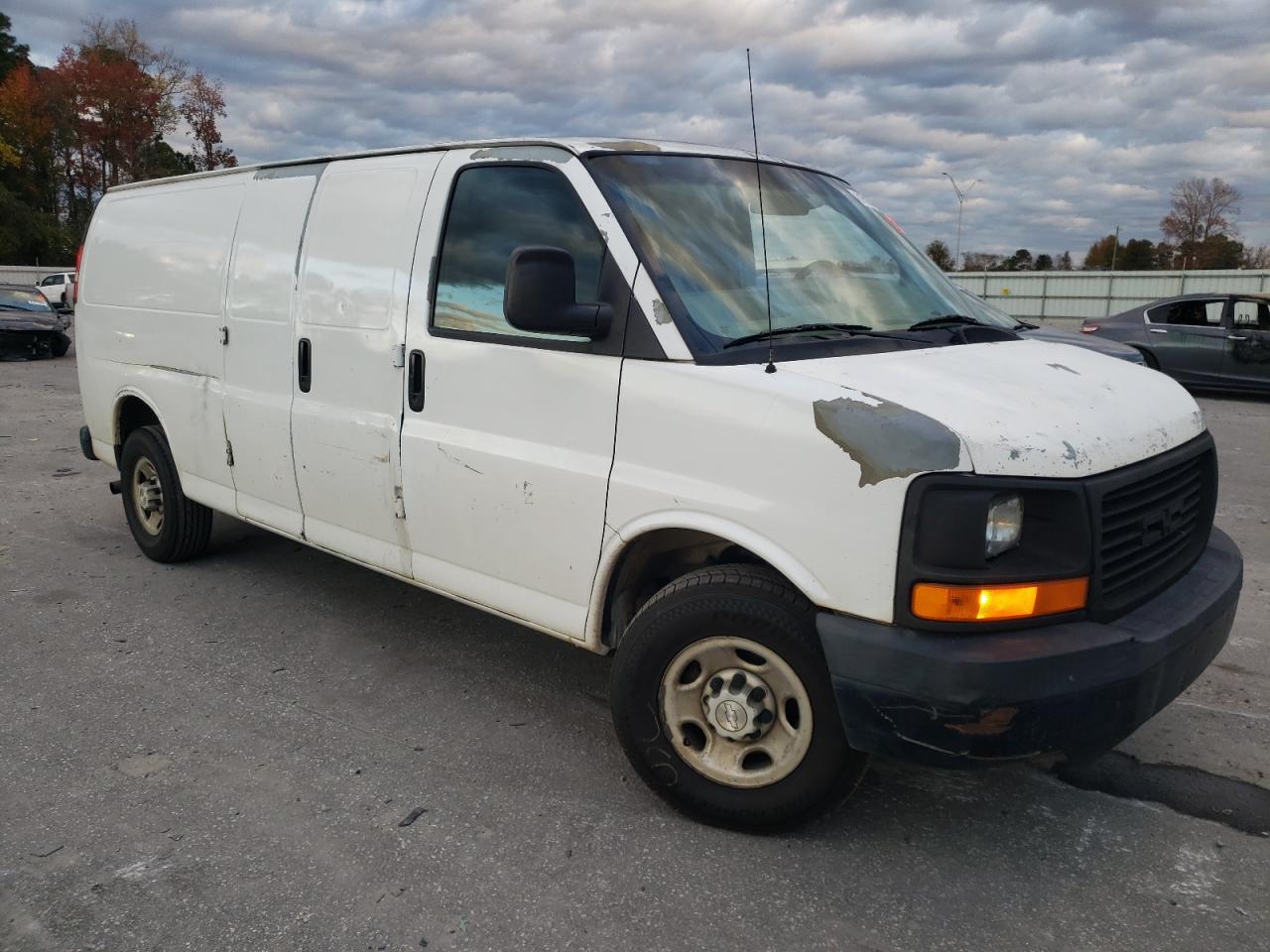 2008 Chevrolet Express - Image 4