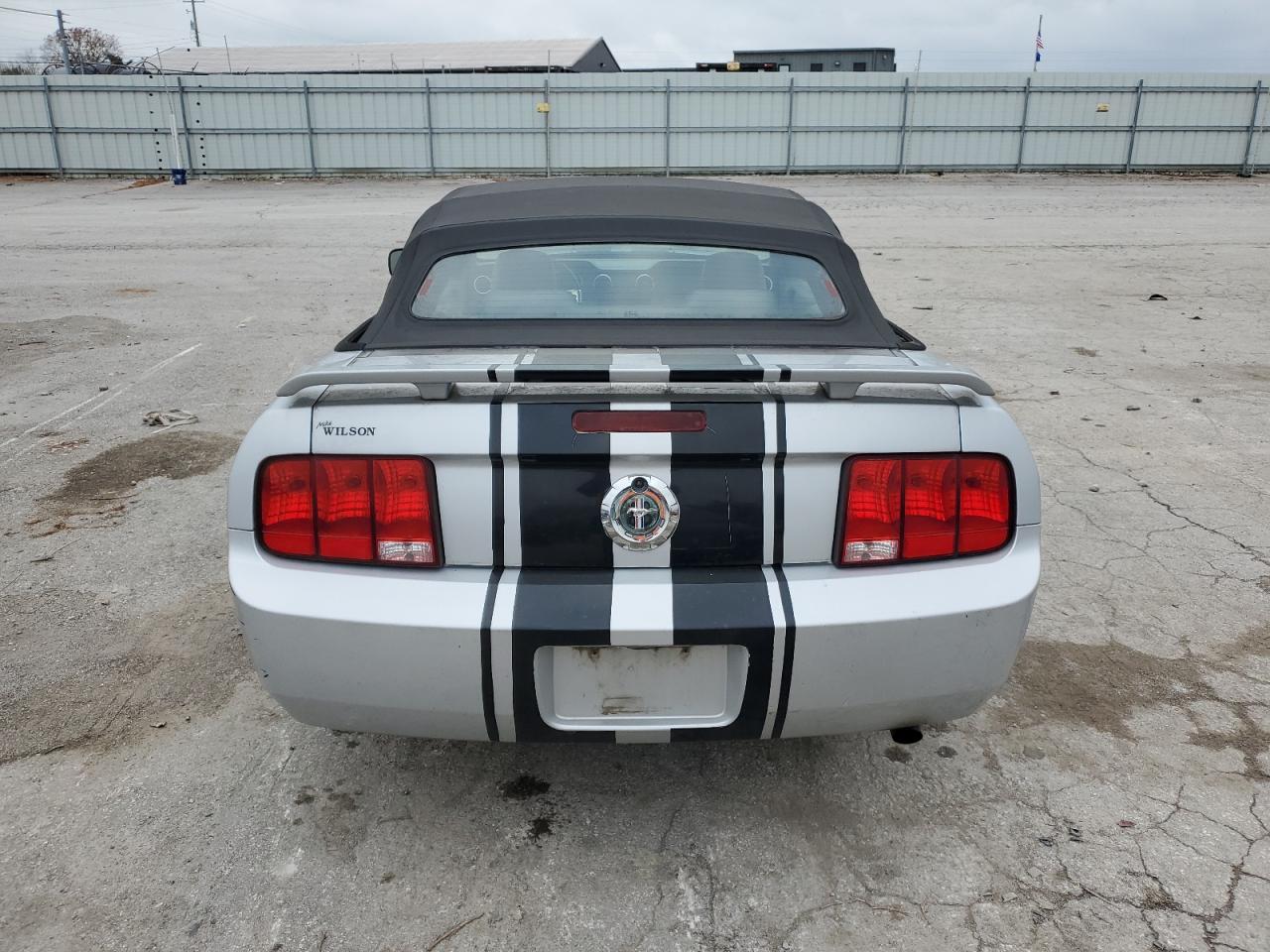 2005 Ford Mustang VIN: 1ZVFT84N355194049 Lot: 80683014