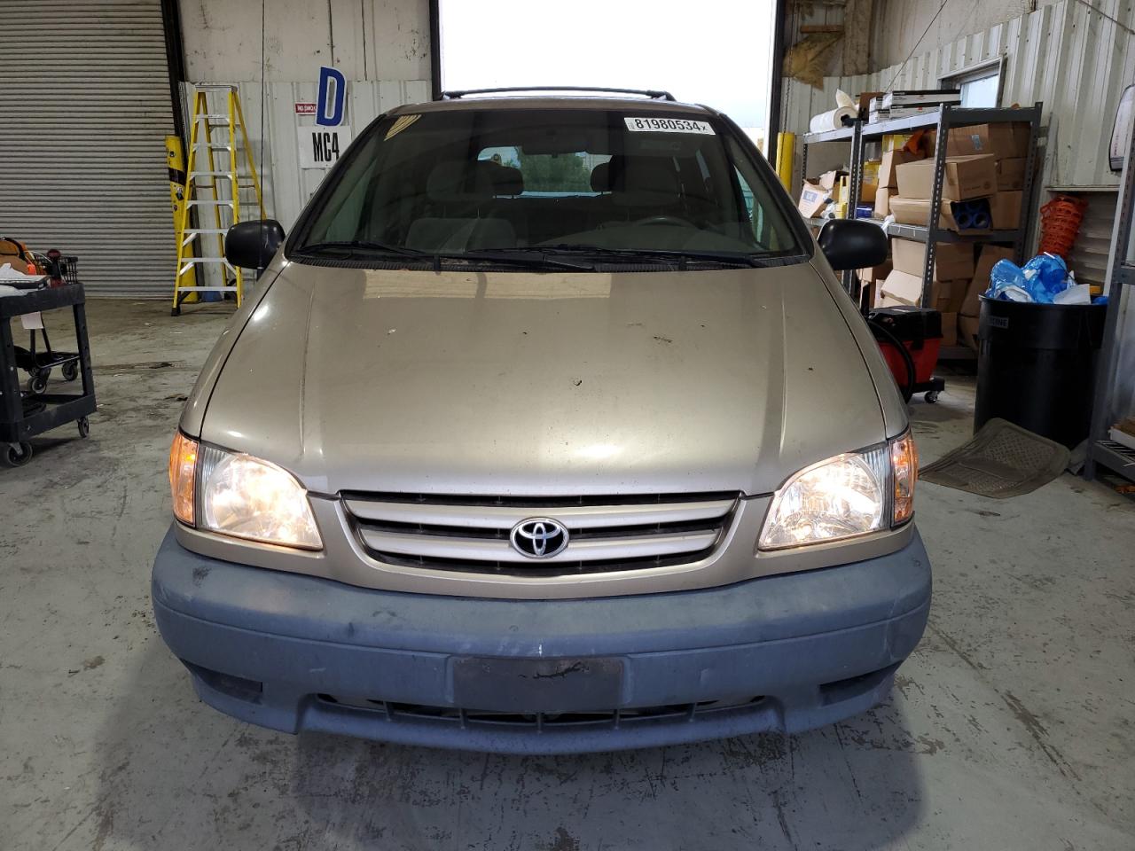 2003 Toyota Sienna - Image 5