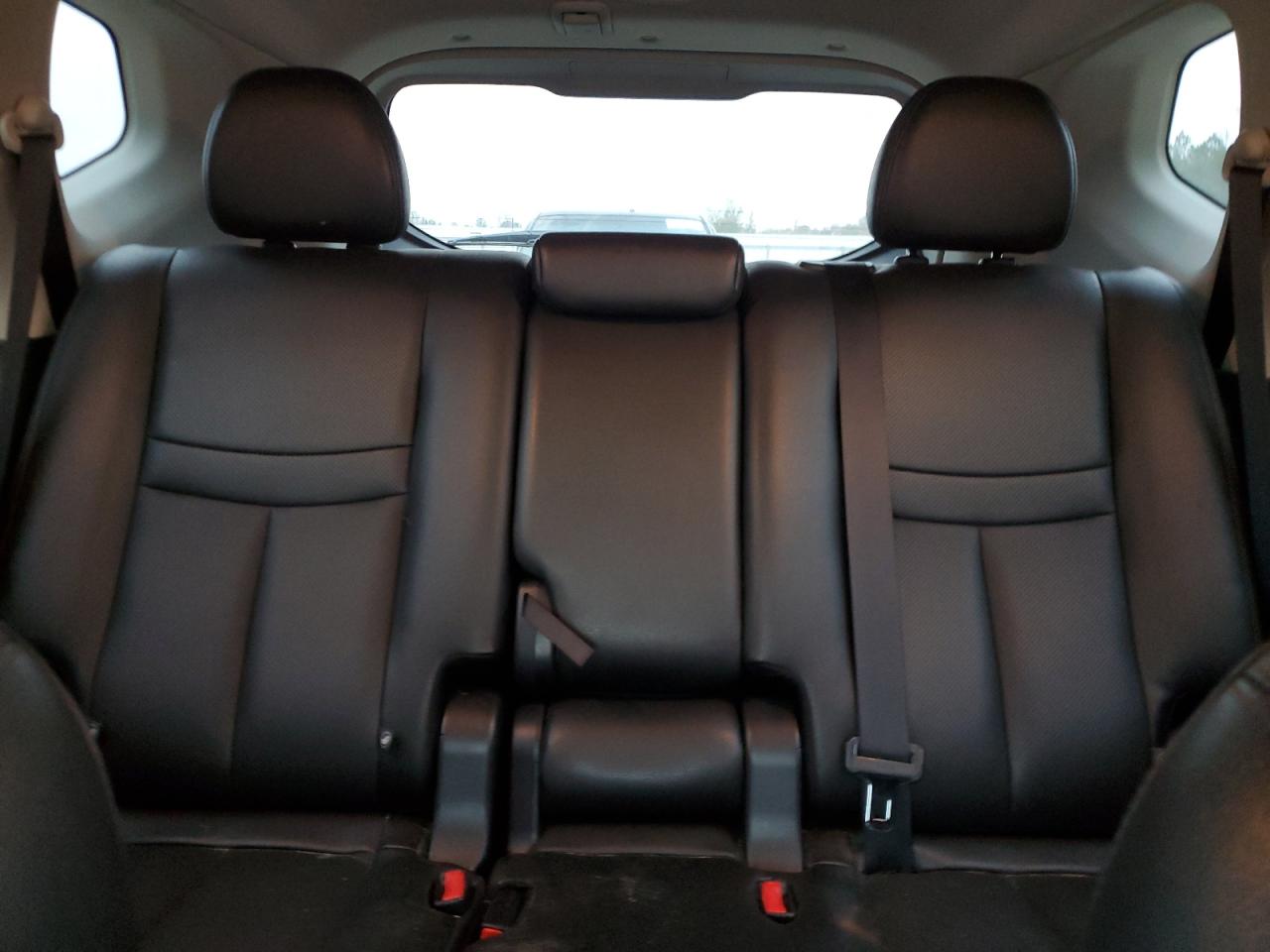 2017 Nissan Rogue - Image 10