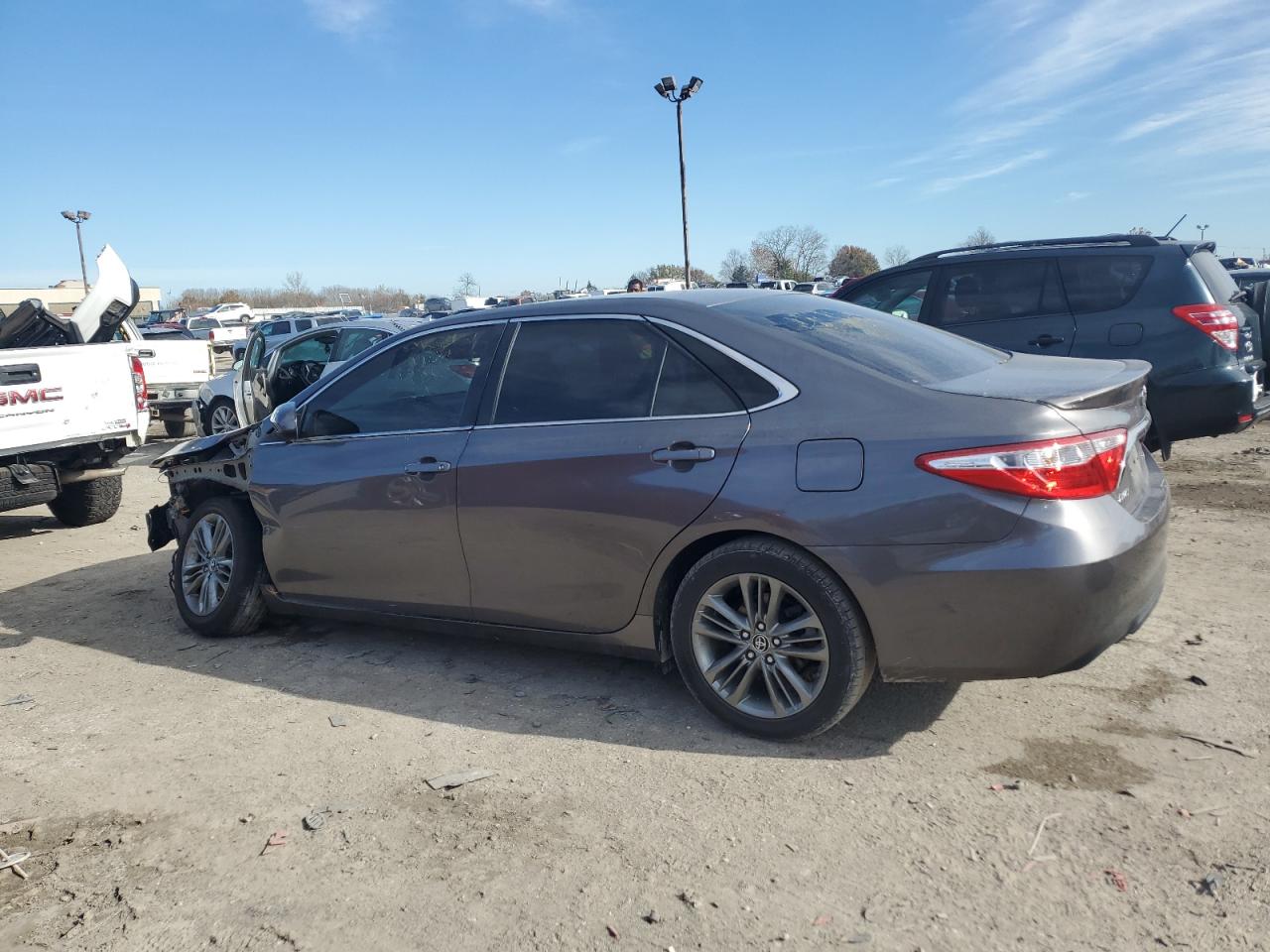 4T1BF1FK3GU139558 2016 TOYOTA CAMRY - Image 2