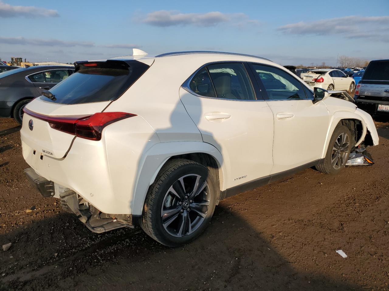 2022 Lexus UX - Image 3