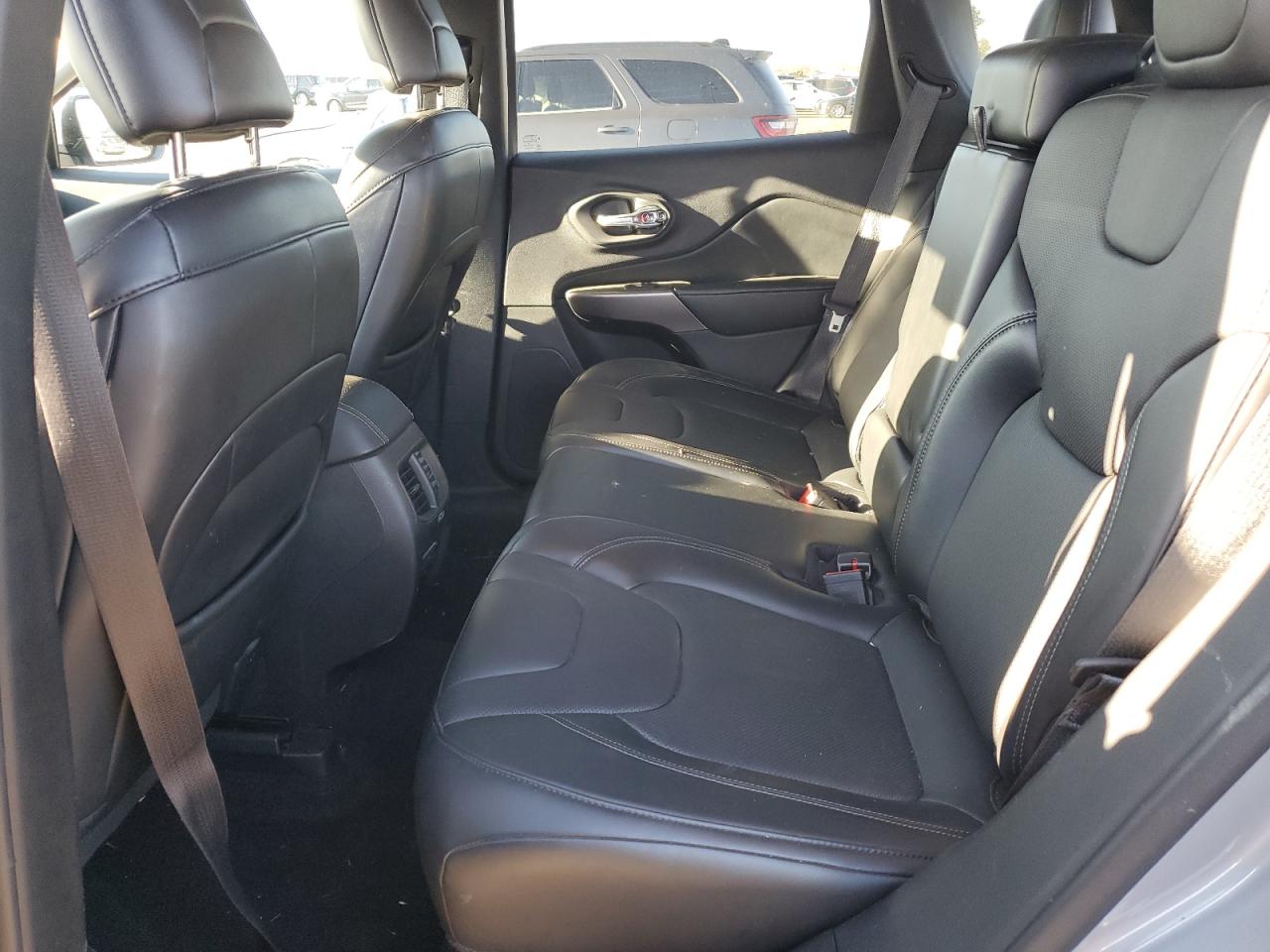 2020 Jeep Grand Cherokee - Image 10