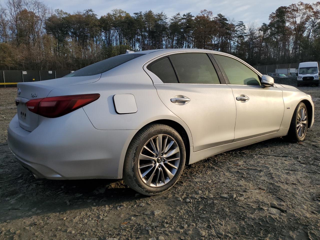 VIN JN1EV7AR9JM441569 2018 INFINITI Q50 no.3