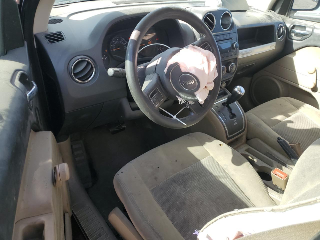 2014 Jeep Compass - Image 8