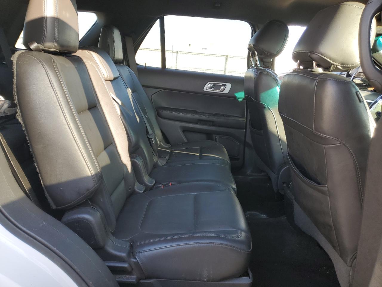 2015 Ford Explorer - Image 11