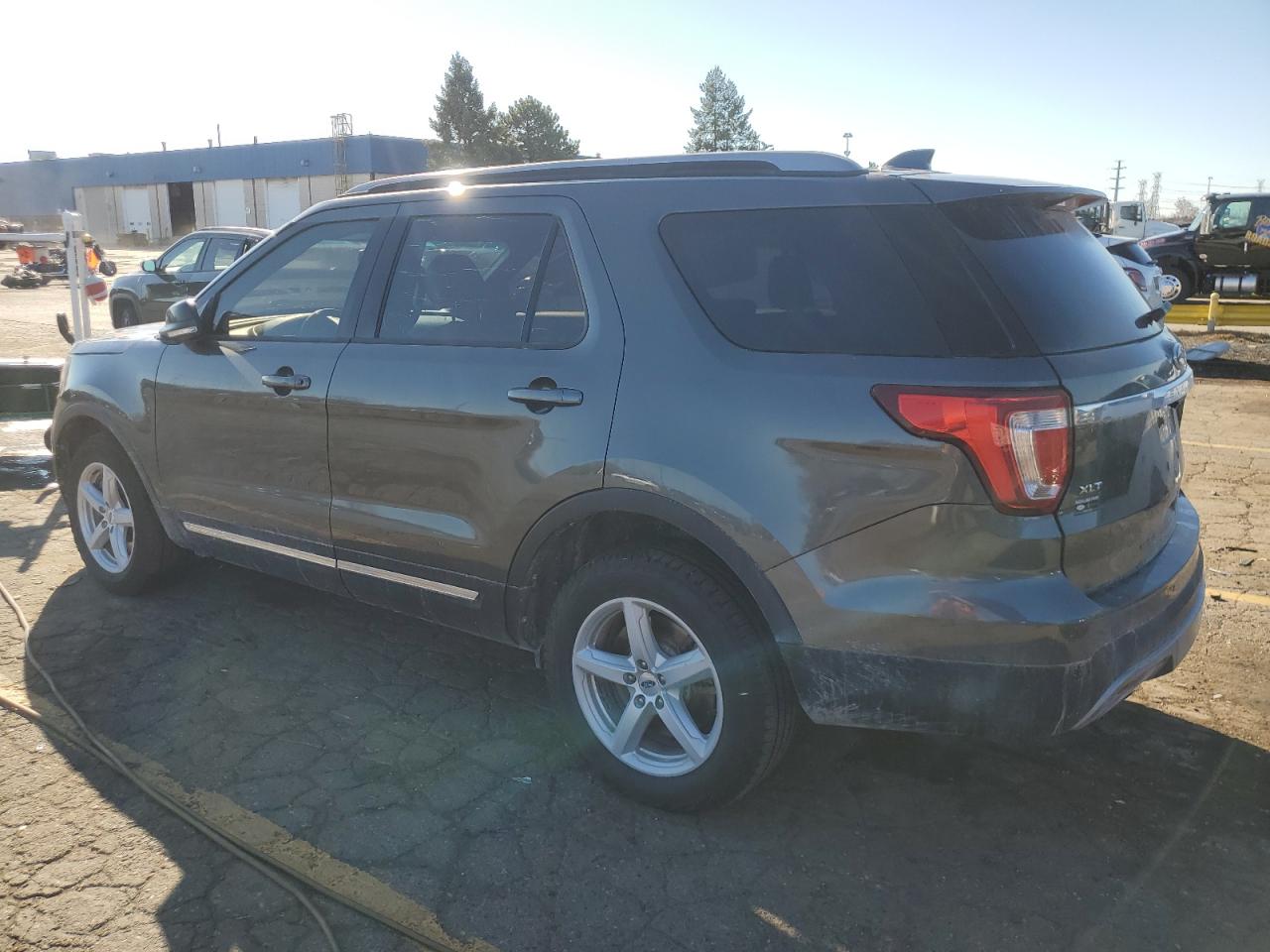 VIN 1FM5K8D81HGA85332 2017 FORD EXPLORER no.2