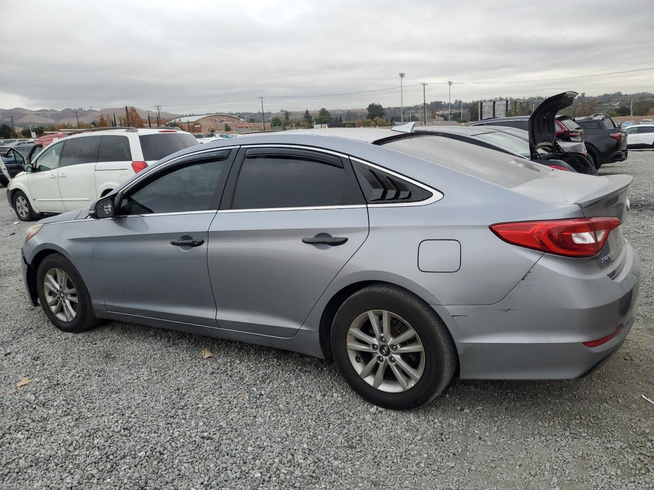 2016 Hyundai Sonata - Image 2